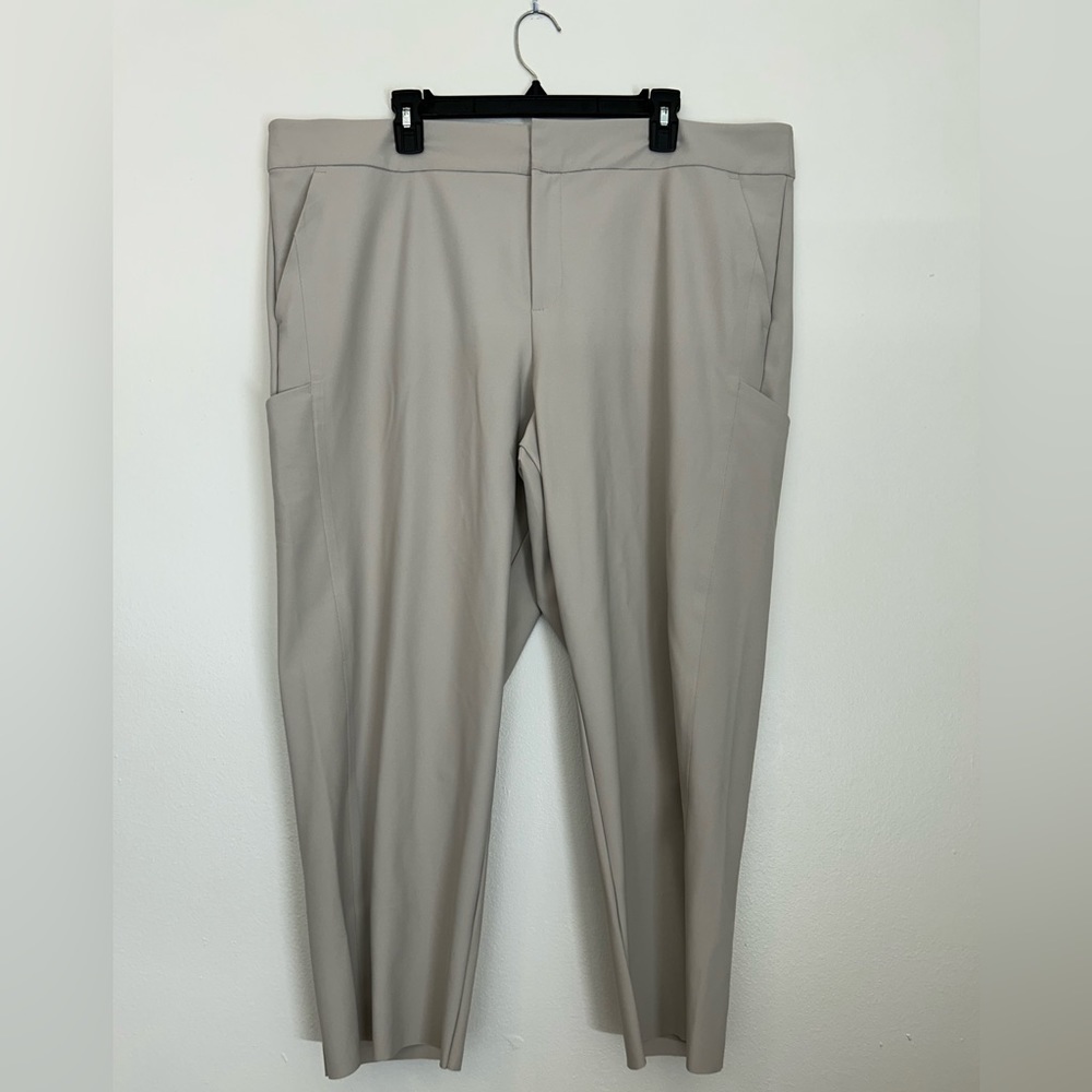 Athleta Stellar Straight Crop Pant EUC Tan/Khaki/Gray Size 22 Stretch - Picture 1 of 10